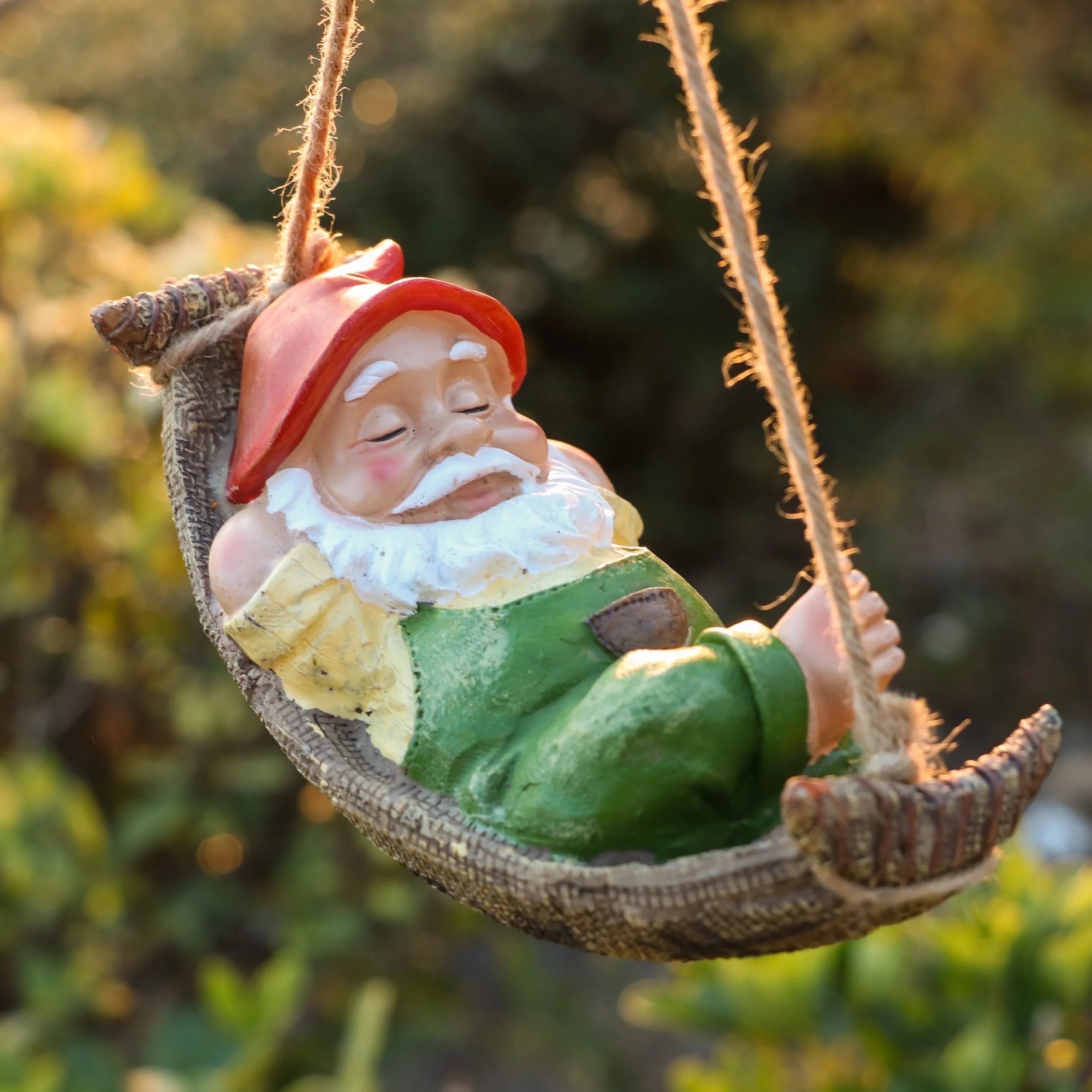 8.9" Gnome Garden Statue, Resin Hanging Gnome Figurines Statue for Outdoor, Tree Ornaments for Lawn Patio Yard Garden Decor, Gifts for Mom