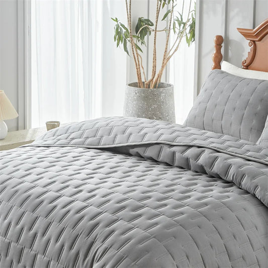 All Season Coverlet with Pillowcases
