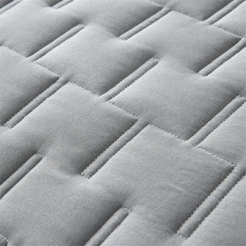 All Season Coverlet with Pillowcases