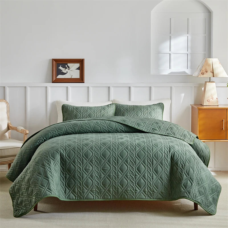 All Season Coverlet with Pillowcases