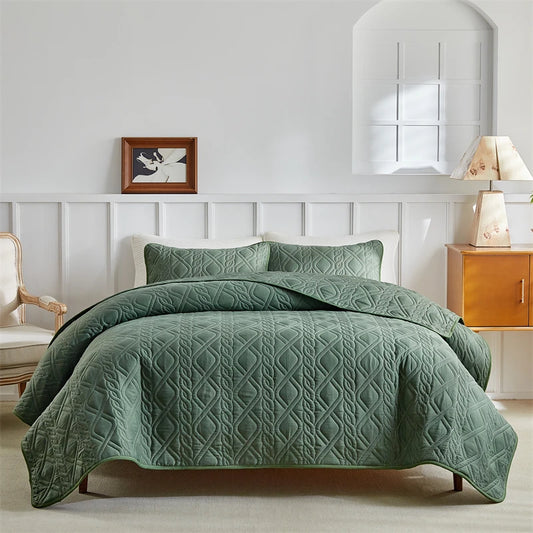 All Season Coverlet with Pillowcases