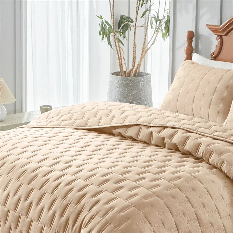 All Season Coverlet with Pillowcases