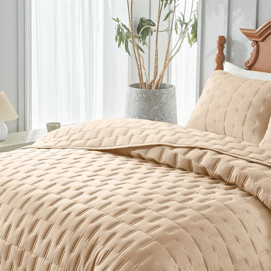 All Season Coverlet with Pillowcases