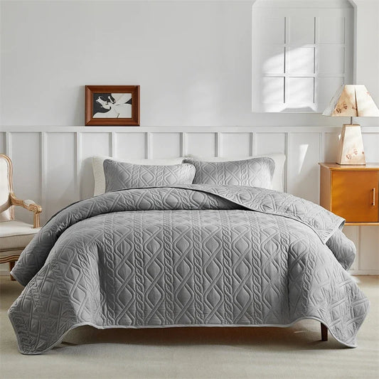 All Season Coverlet with Pillowcases