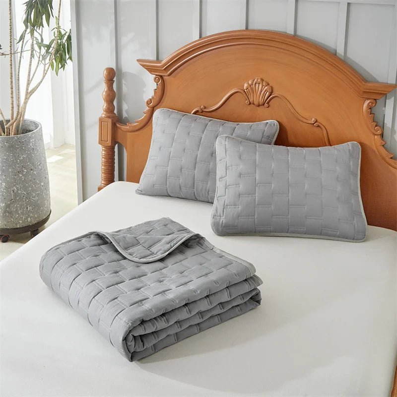 All Season Coverlet with Pillowcases