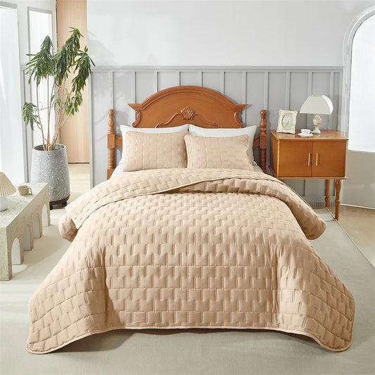 All Season Coverlet with Pillowcases
