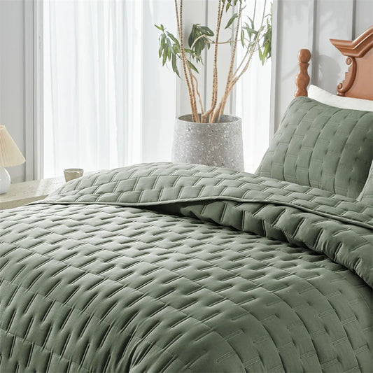 All Season Coverlet with Pillowcases