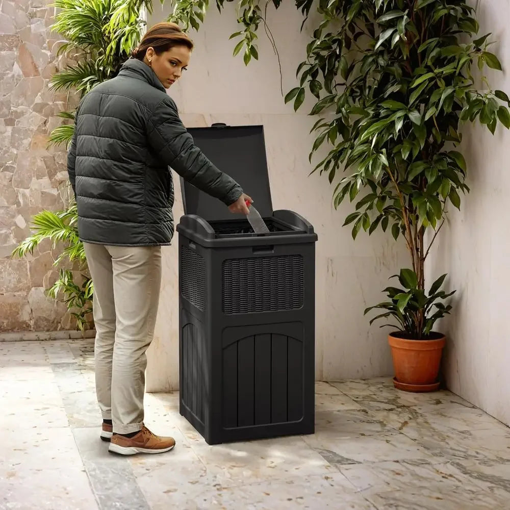 33 Gallon Waterproof Outdoor Storage Bin with Lid